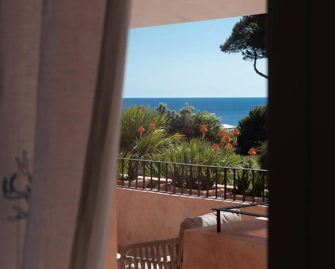Hotel Cala Caterina Вилласимиус 4*,