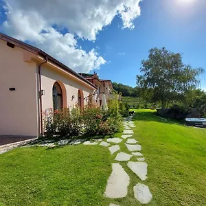 Vakantieboerderij Peq Agri-resort Tovo